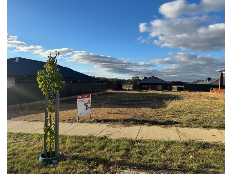 12 Barbara Court, Maryborough VIC 3465