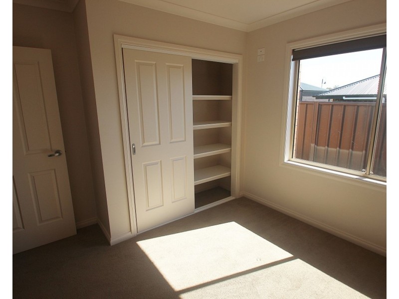 2/6 Lowery Court, Maryborough VIC 3465