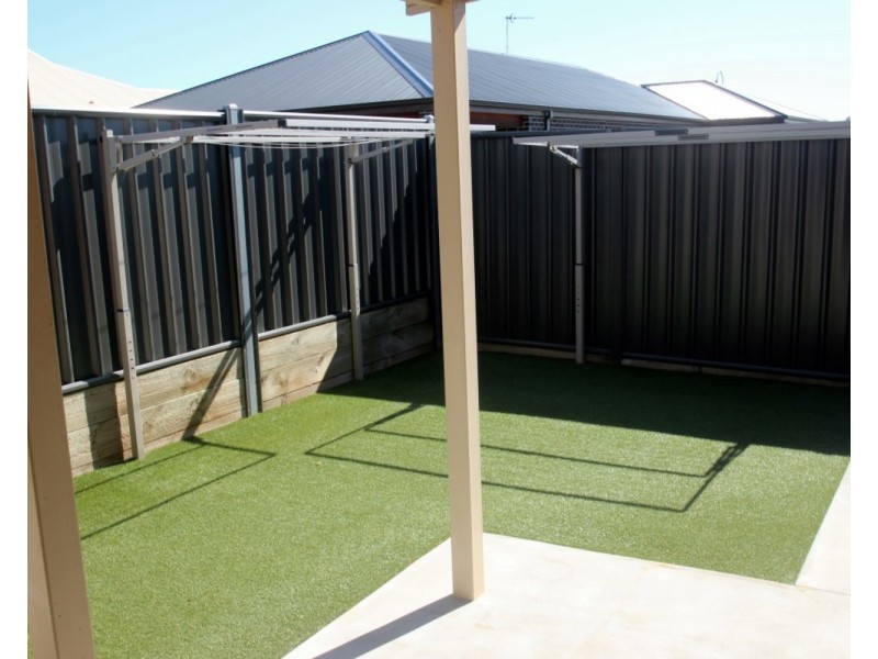 2/6 Lowery Court, Maryborough VIC 3465