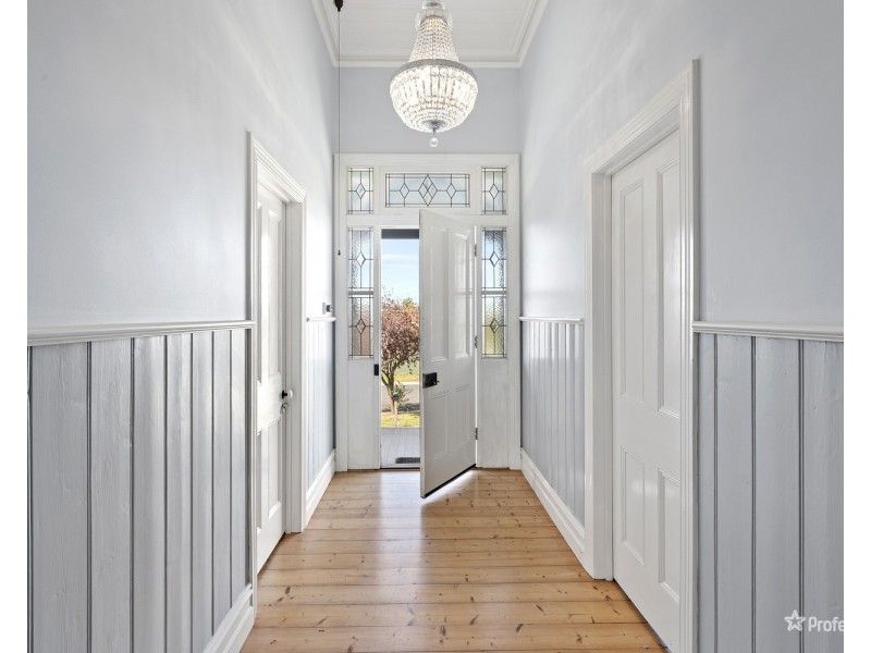 17 Clarendon Street, Maryborough VIC 3465