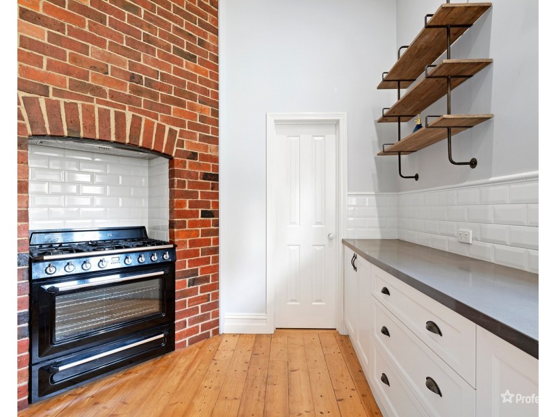 17 Clarendon Street, Maryborough VIC 3465