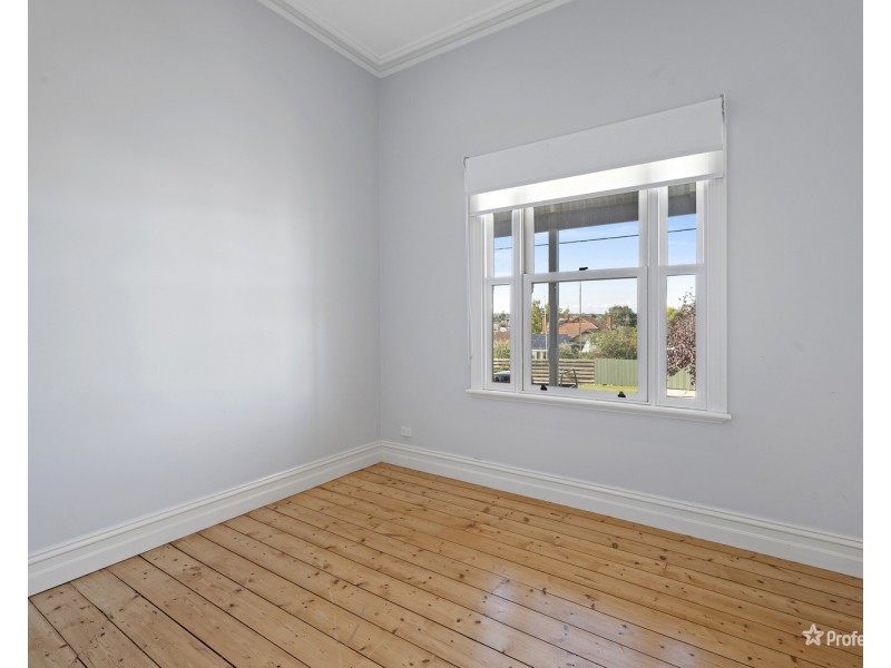 17 Clarendon Street, Maryborough VIC 3465