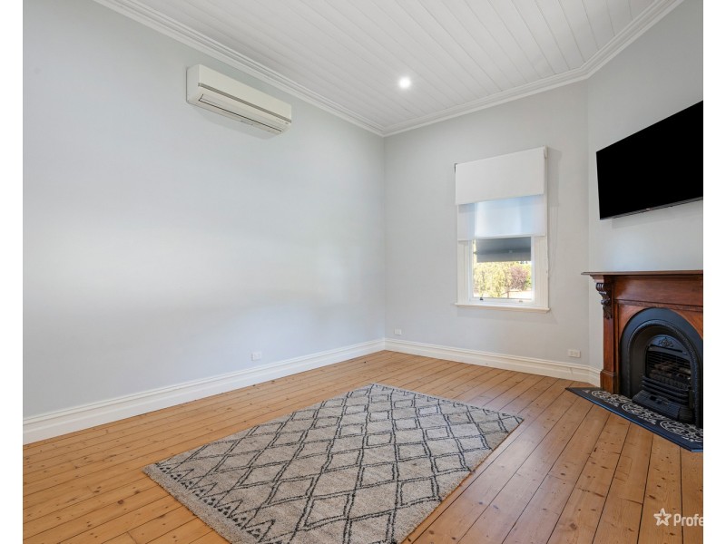 17 Clarendon Street, Maryborough VIC 3465