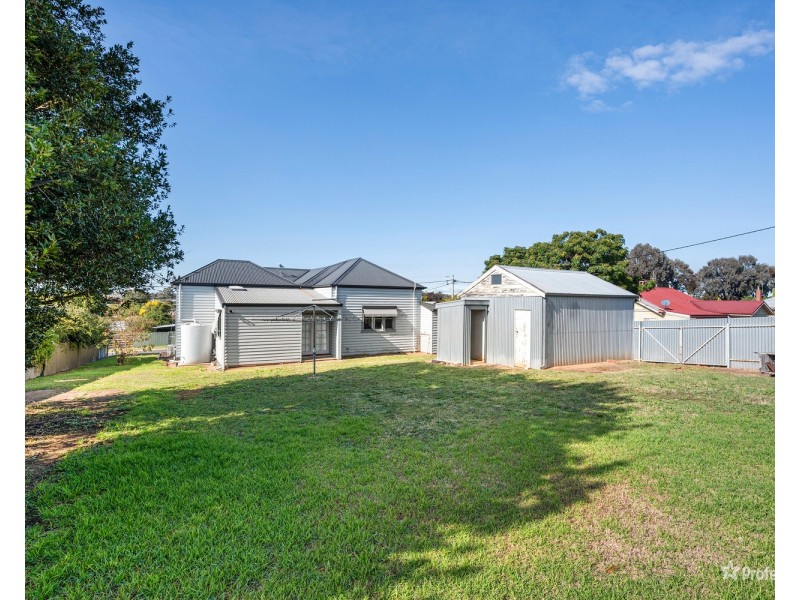 17 Clarendon Street, Maryborough VIC 3465