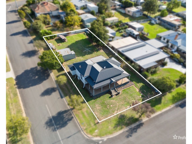 17 Clarendon Street, Maryborough VIC 3465