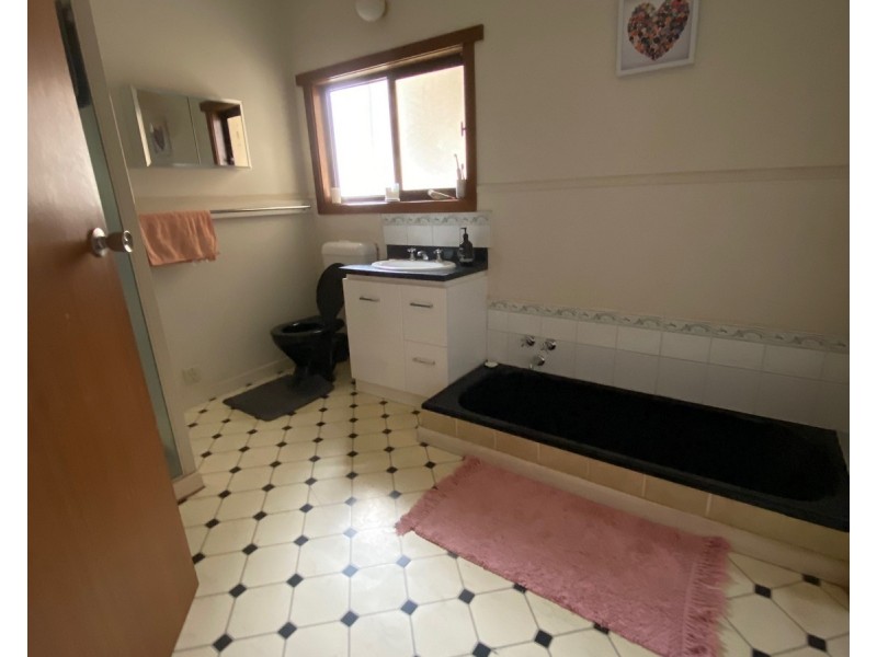 19 Arthur Avenue, Maryborough VIC 3465