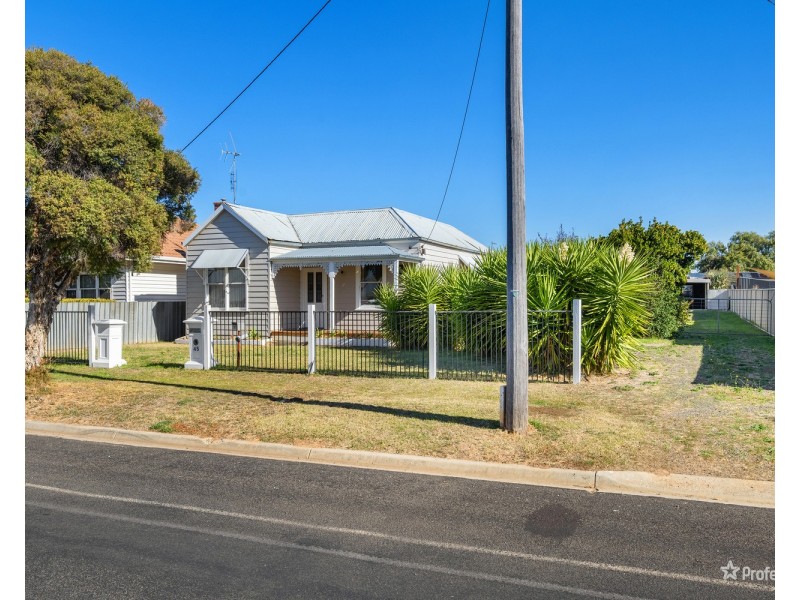 45 Dundas Road, Maryborough VIC 3465