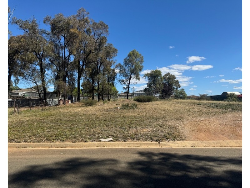 16 McPherson Avenue, Maryborough VIC 3465