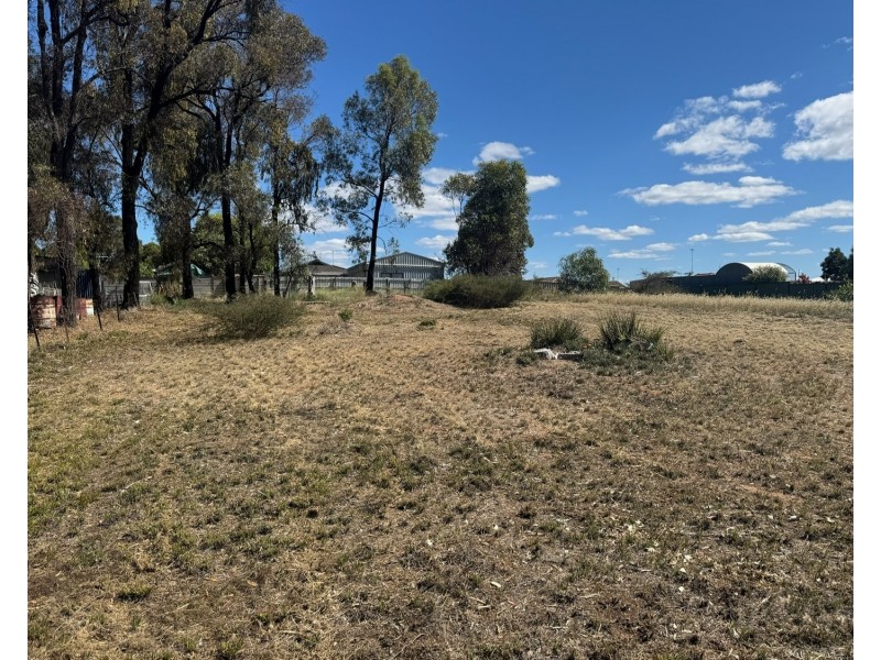 16 McPherson Avenue, Maryborough VIC 3465