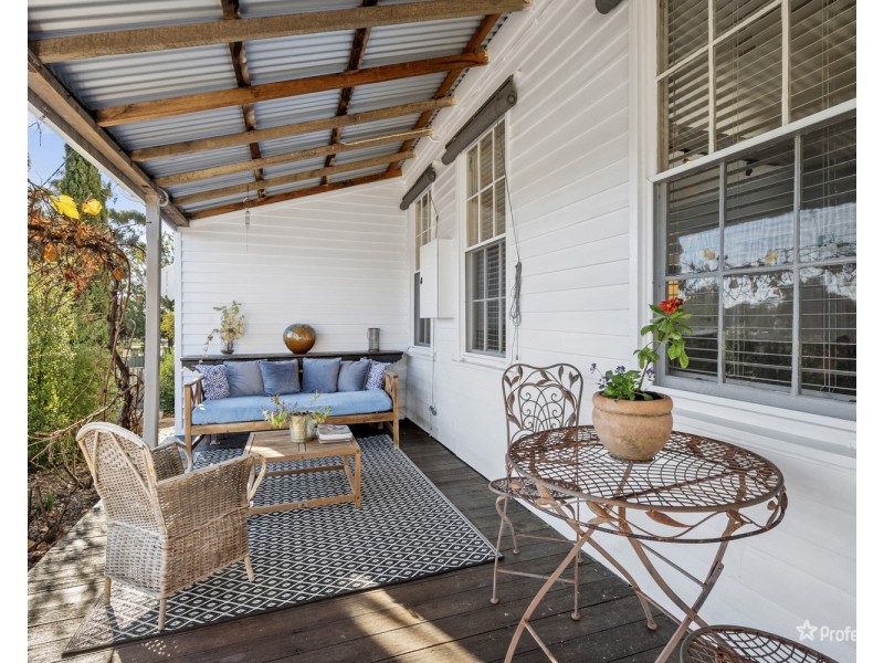 90 High Street, Avoca VIC 3467