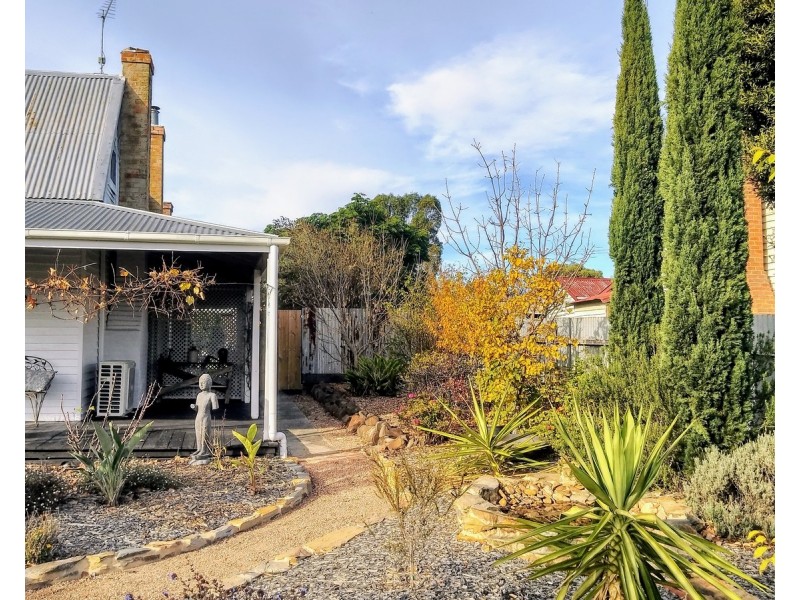 90 High Street, Avoca VIC 3467