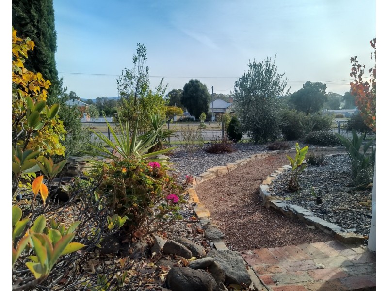 90 High Street, Avoca VIC 3467