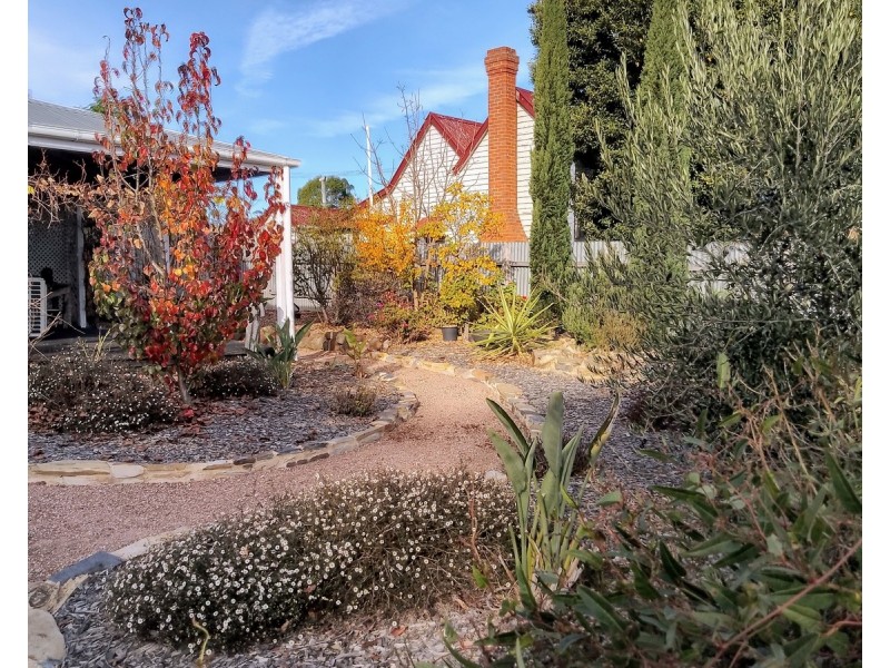 90 High Street, Avoca VIC 3467