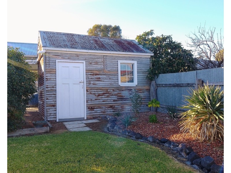 90 High Street, Avoca VIC 3467