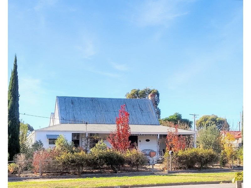 90 High Street, Avoca VIC 3467