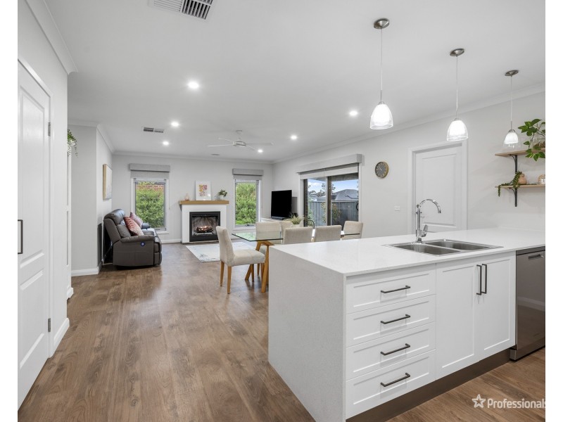 26 Whirrakee Drive, Maryborough VIC 3465