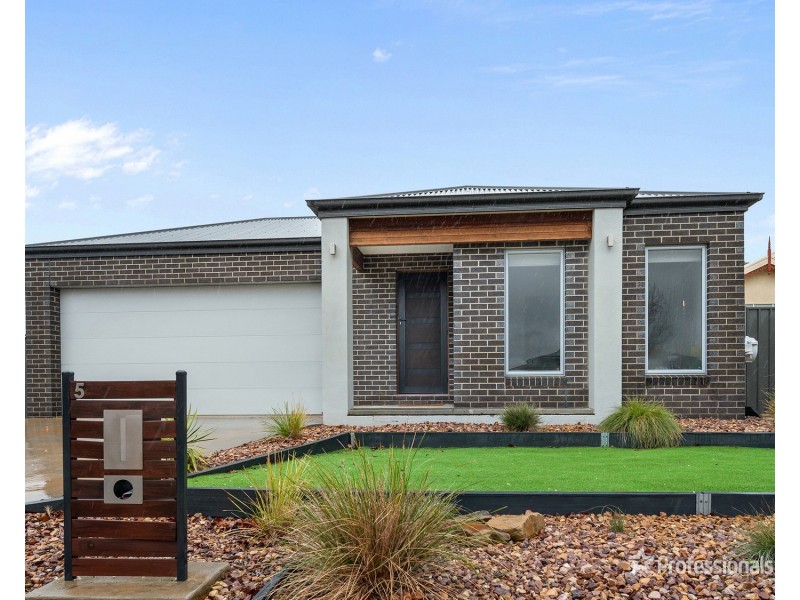 5 Forest view Drive, Maryborough VIC 3465