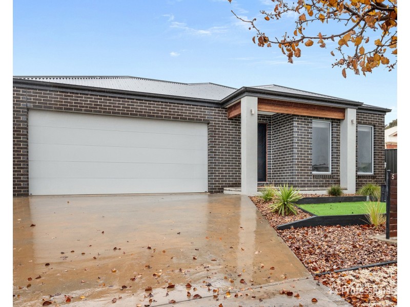 5 Forest view Drive, Maryborough VIC 3465