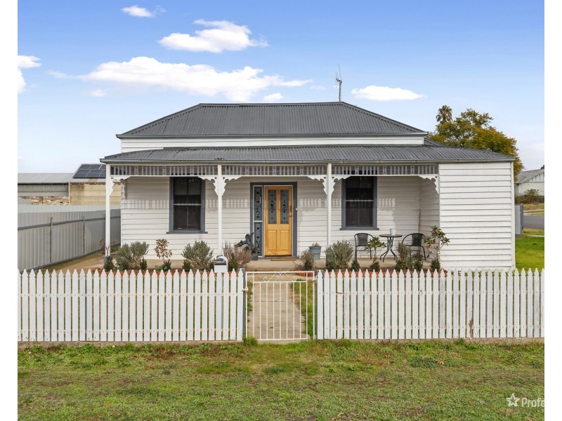 11 Newton Street, Maryborough VIC 3465