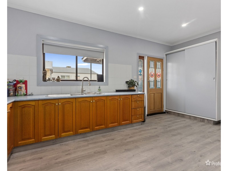 11 Newton Street, Maryborough VIC 3465