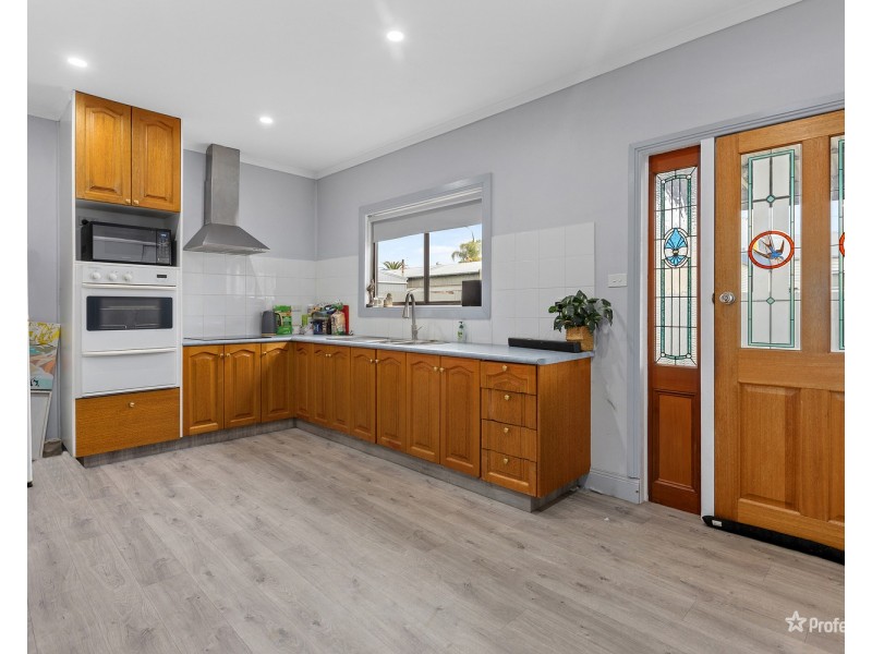 11 Newton Street, Maryborough VIC 3465