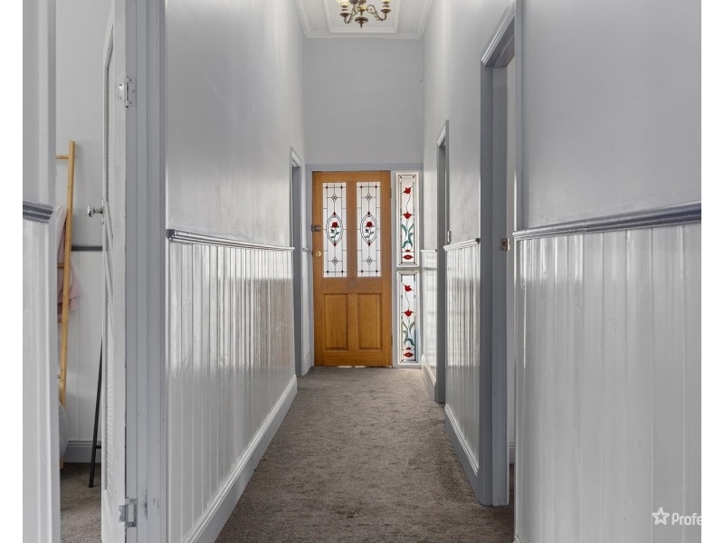 11 Newton Street, Maryborough VIC 3465