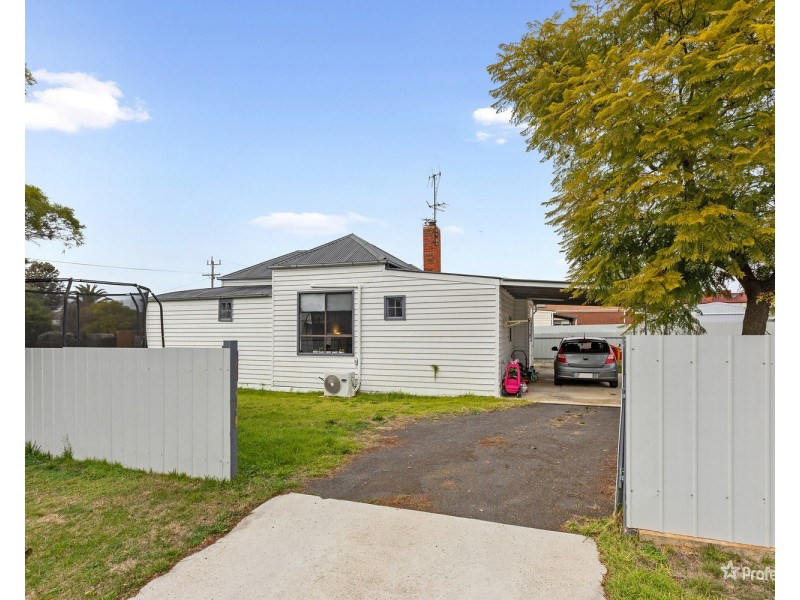 11 Newton Street, Maryborough VIC 3465