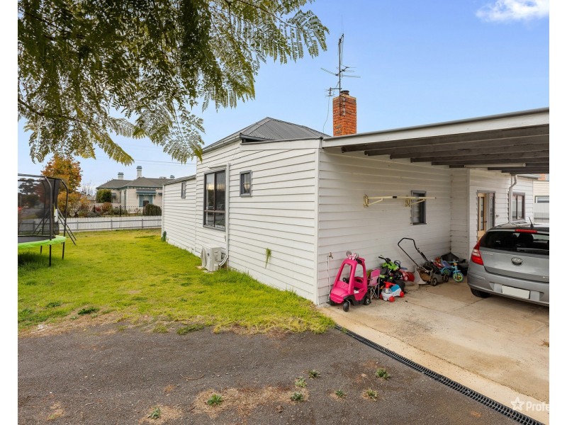 11 Newton Street, Maryborough VIC 3465