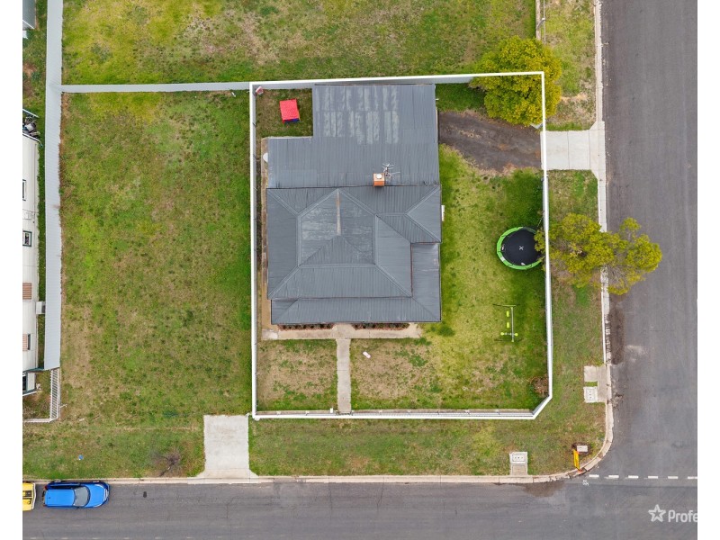 11 Newton Street, Maryborough VIC 3465