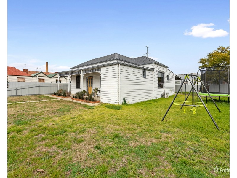 11 Newton Street, Maryborough VIC 3465