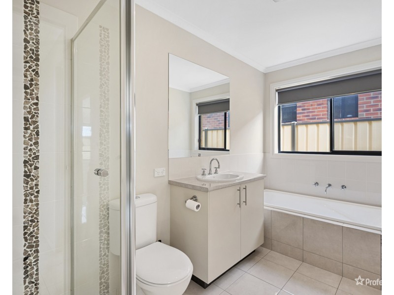 6 East Field Street, Maryborough VIC 3465