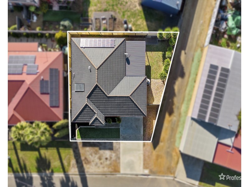 6 East Field Street, Maryborough VIC 3465