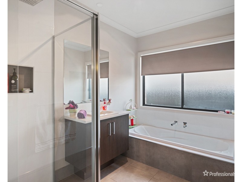 1/6 Shamrock Court, Maryborough VIC 3465