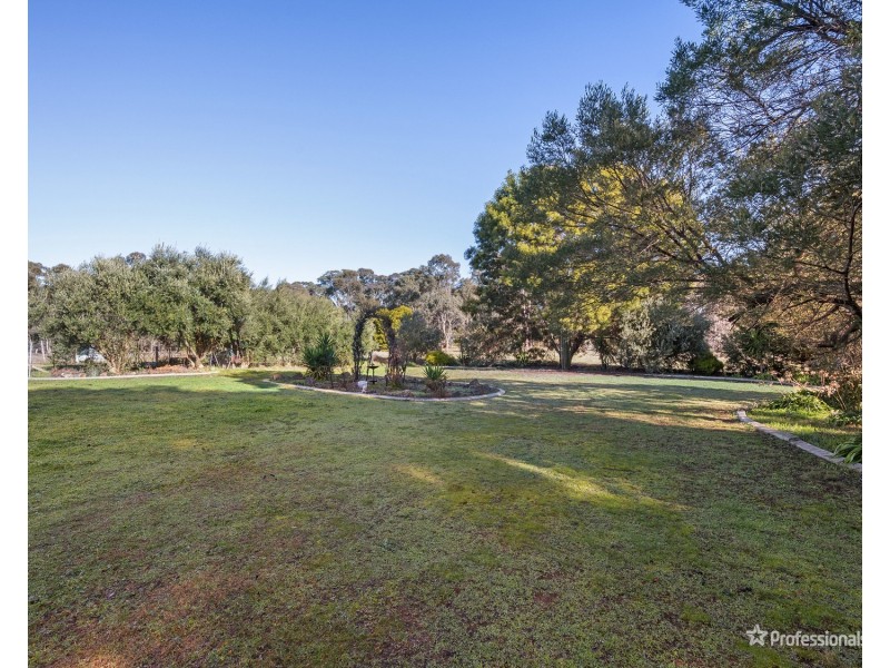 35 Daisy Hill Court, Daisy Hill VIC 3465