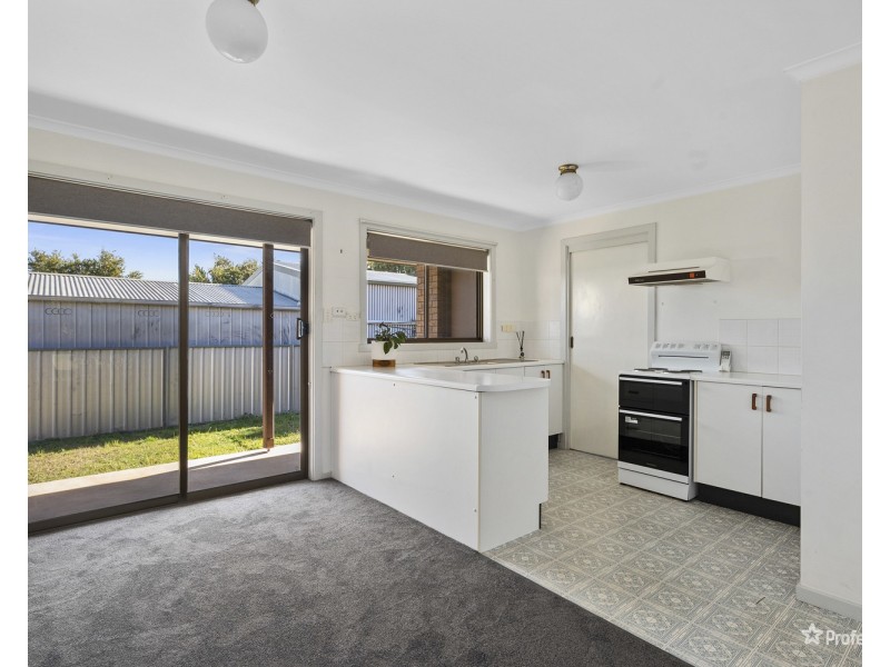 2/6 Harkness Street, Maryborough VIC 3465