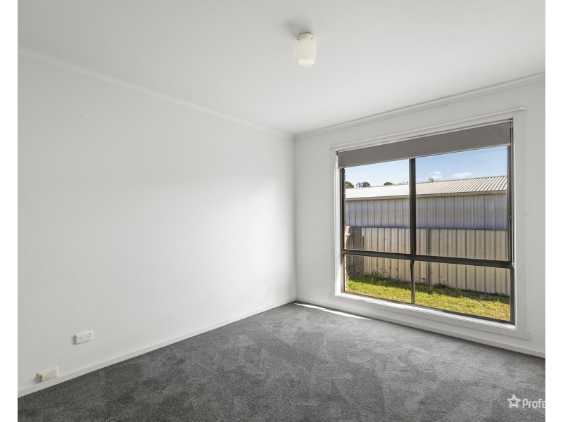 2/6 Harkness Street, Maryborough VIC 3465