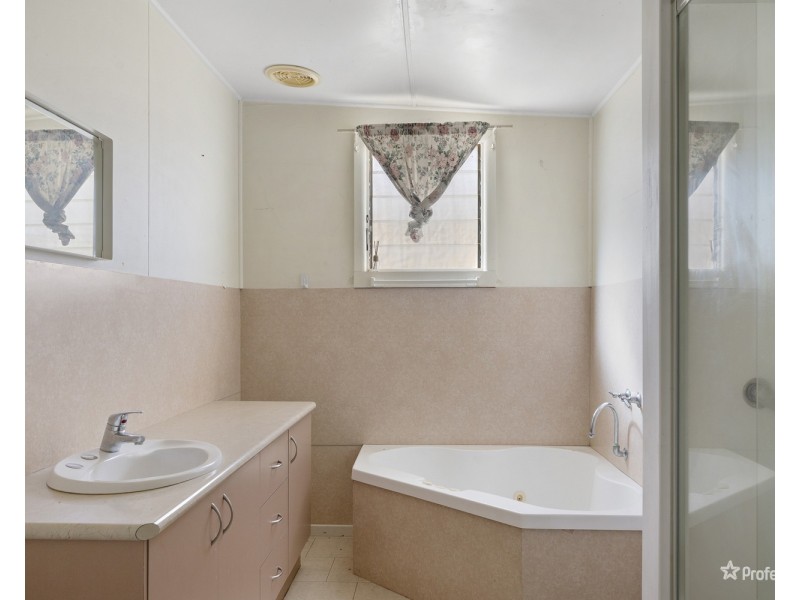 12 Casey Street, Maryborough VIC 3465