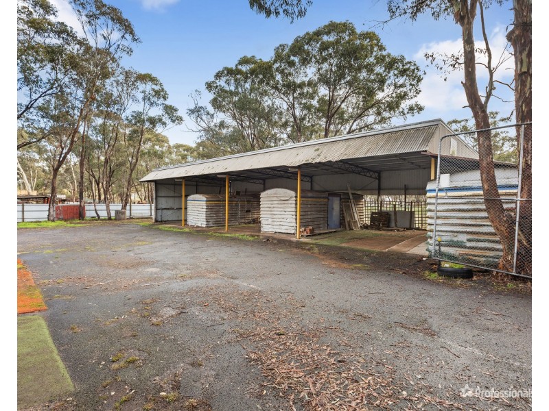 5 Chaplins Road, Carisbrook VIC 3464