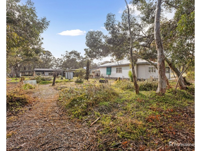 5 Chaplins Road, Carisbrook VIC 3464