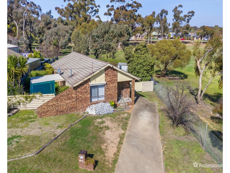 6 Hillview Avenue, Maryborough VIC 3465