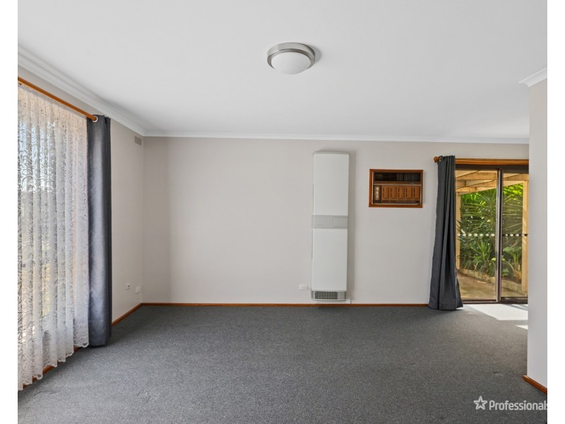 6 Hillview Avenue, Maryborough VIC 3465