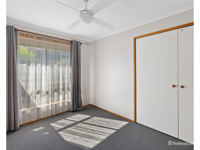 6 Hillview Avenue, Maryborough VIC 3465