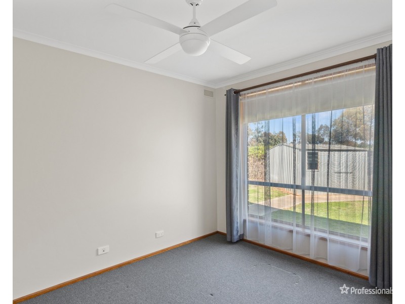6 Hillview Avenue, Maryborough VIC 3465