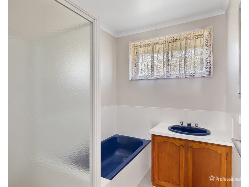 6 Hillview Avenue, Maryborough VIC 3465