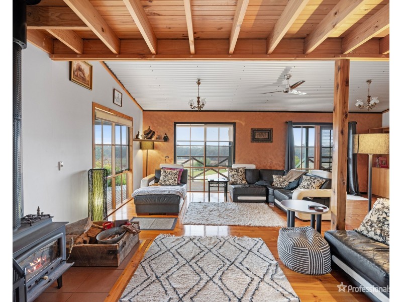 570 Avoca Road, Amherst VIC 3371