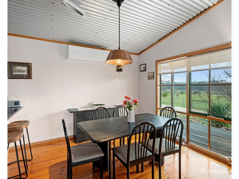 570 Avoca Road, Amherst VIC 3371