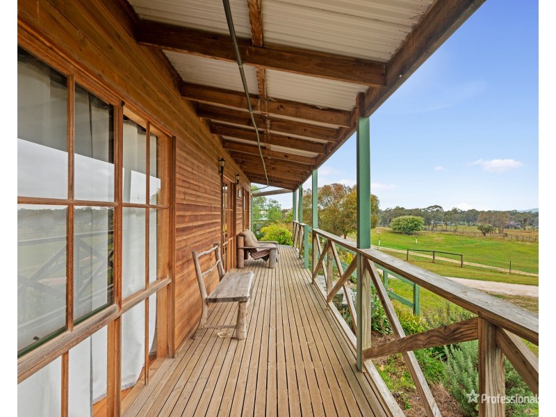 570 Avoca Road, Amherst VIC 3371
