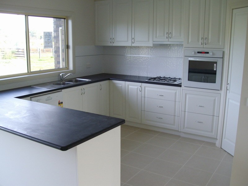 12 Simson Street, Carisbrook VIC 3464