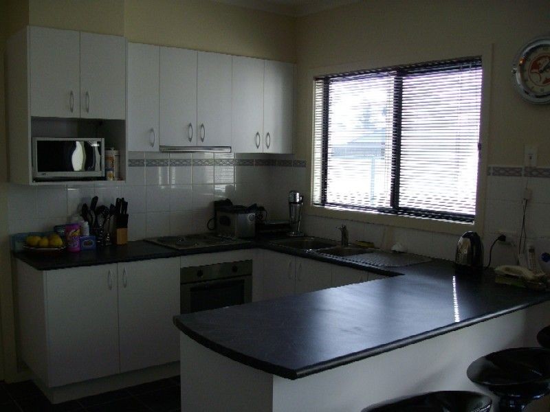 13 Albert Street, Carisbrook VIC 3464