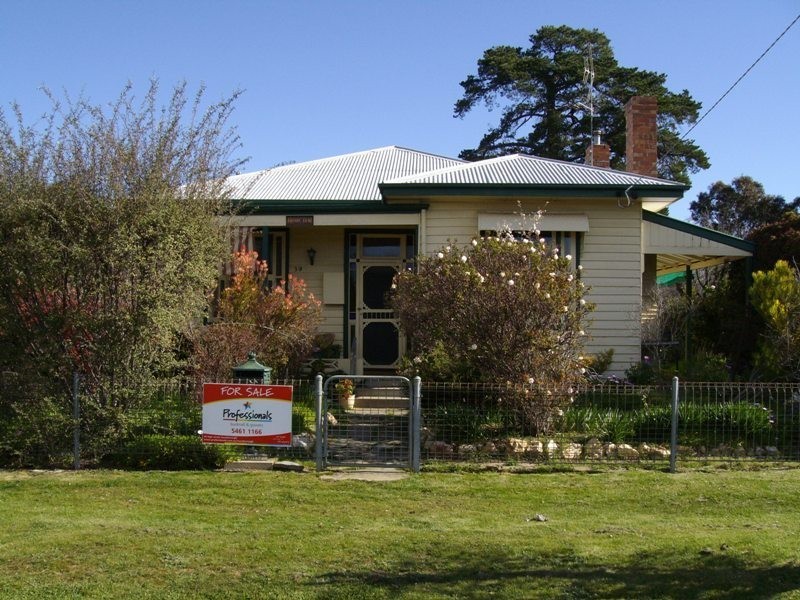 39 Wills Street, Maryborough VIC 3465